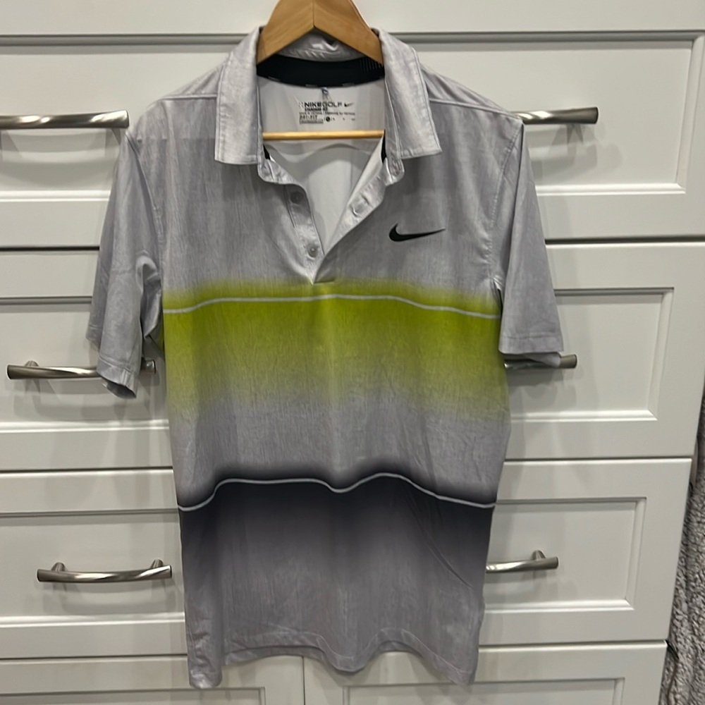 Men’s Nike Golf shirt. Size small. Never worn